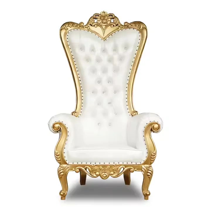 Fauteuil de cérémonie blanc et doré